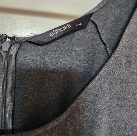 Eshakti mixed media dress - Picture 3 of 4